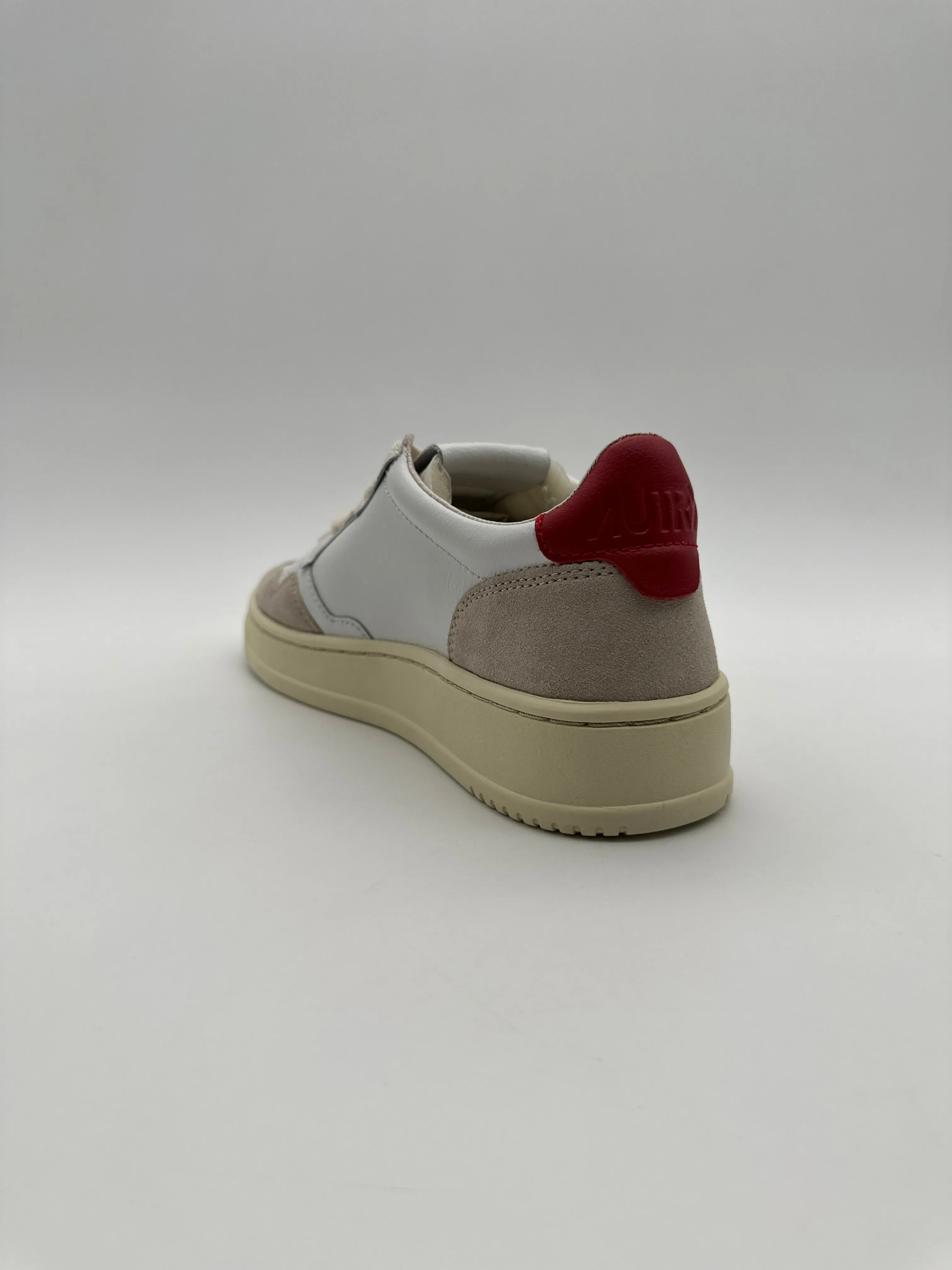 Autry 01 Low Sneakers