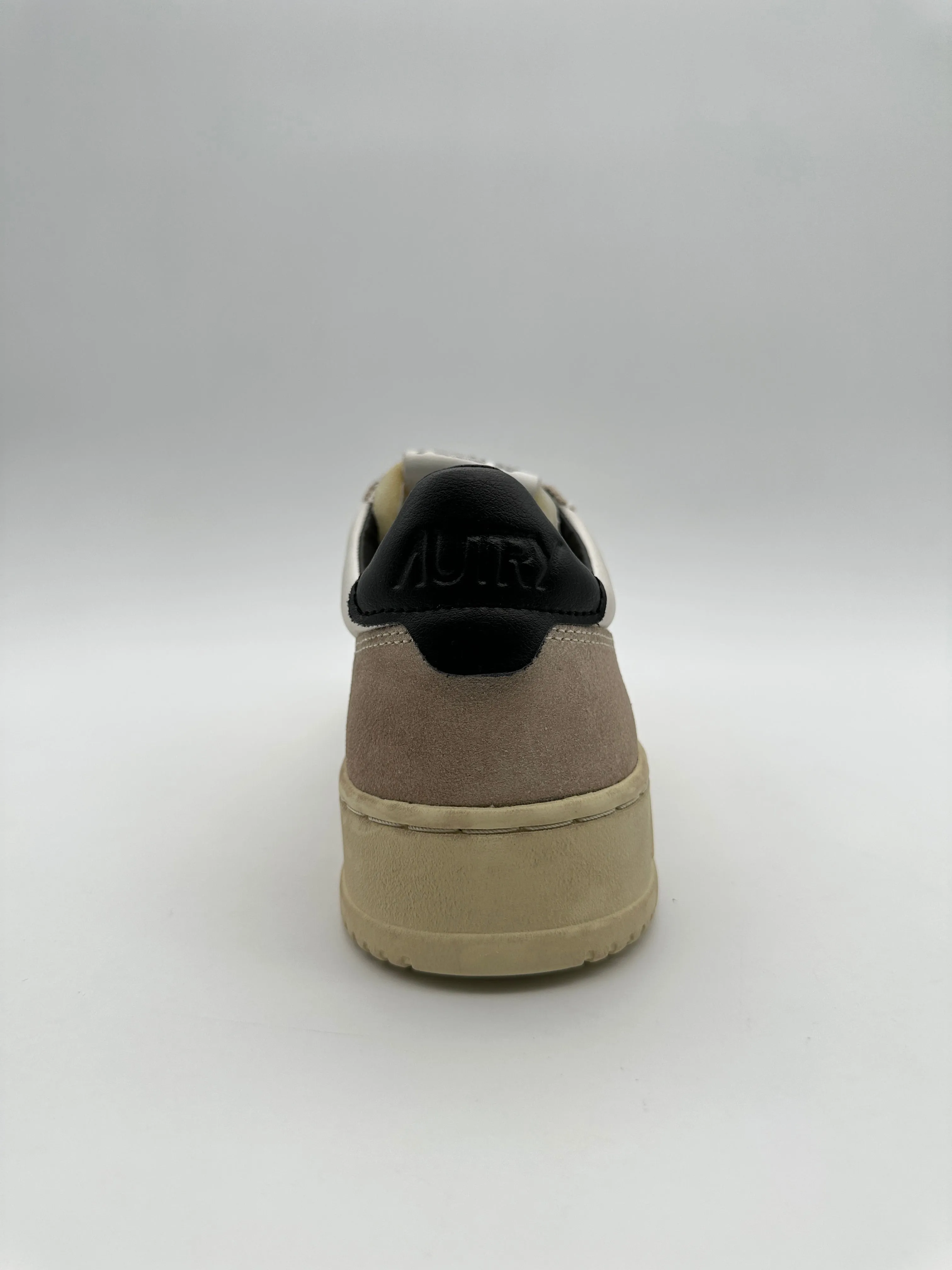 Autry 01 Low Sneakers