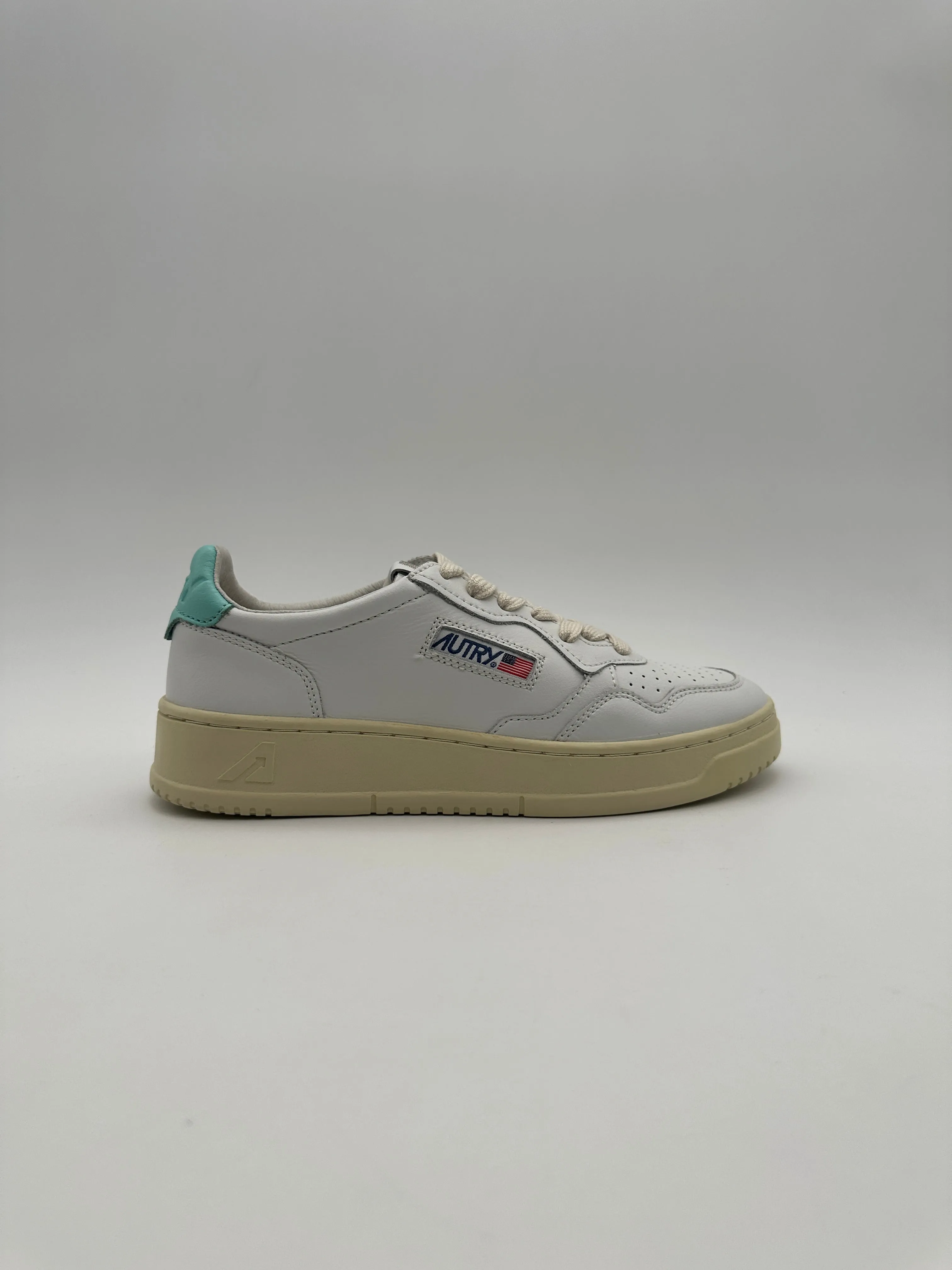 Autry 01 Low Sneakers