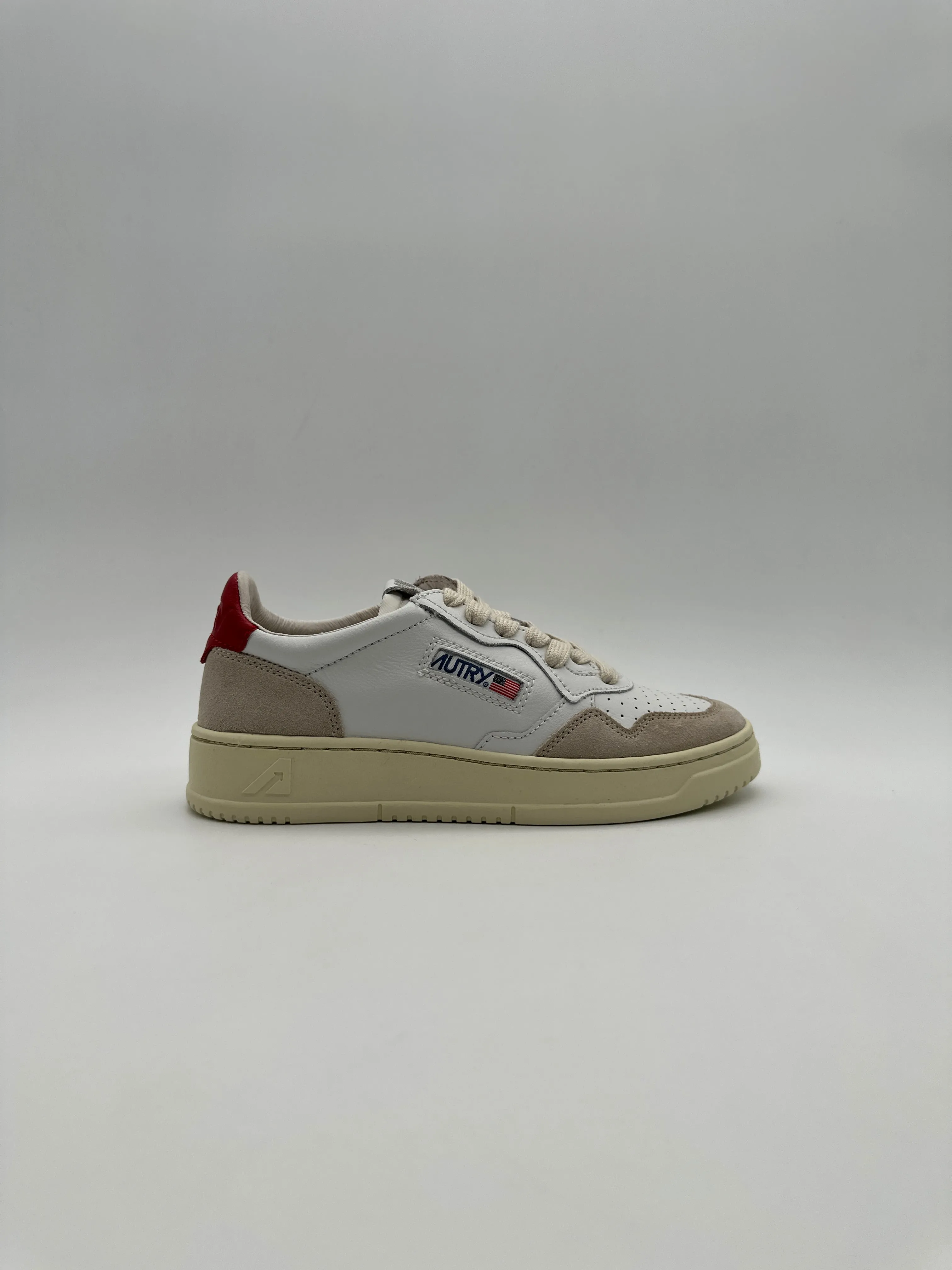 Autry 01 Low Sneakers