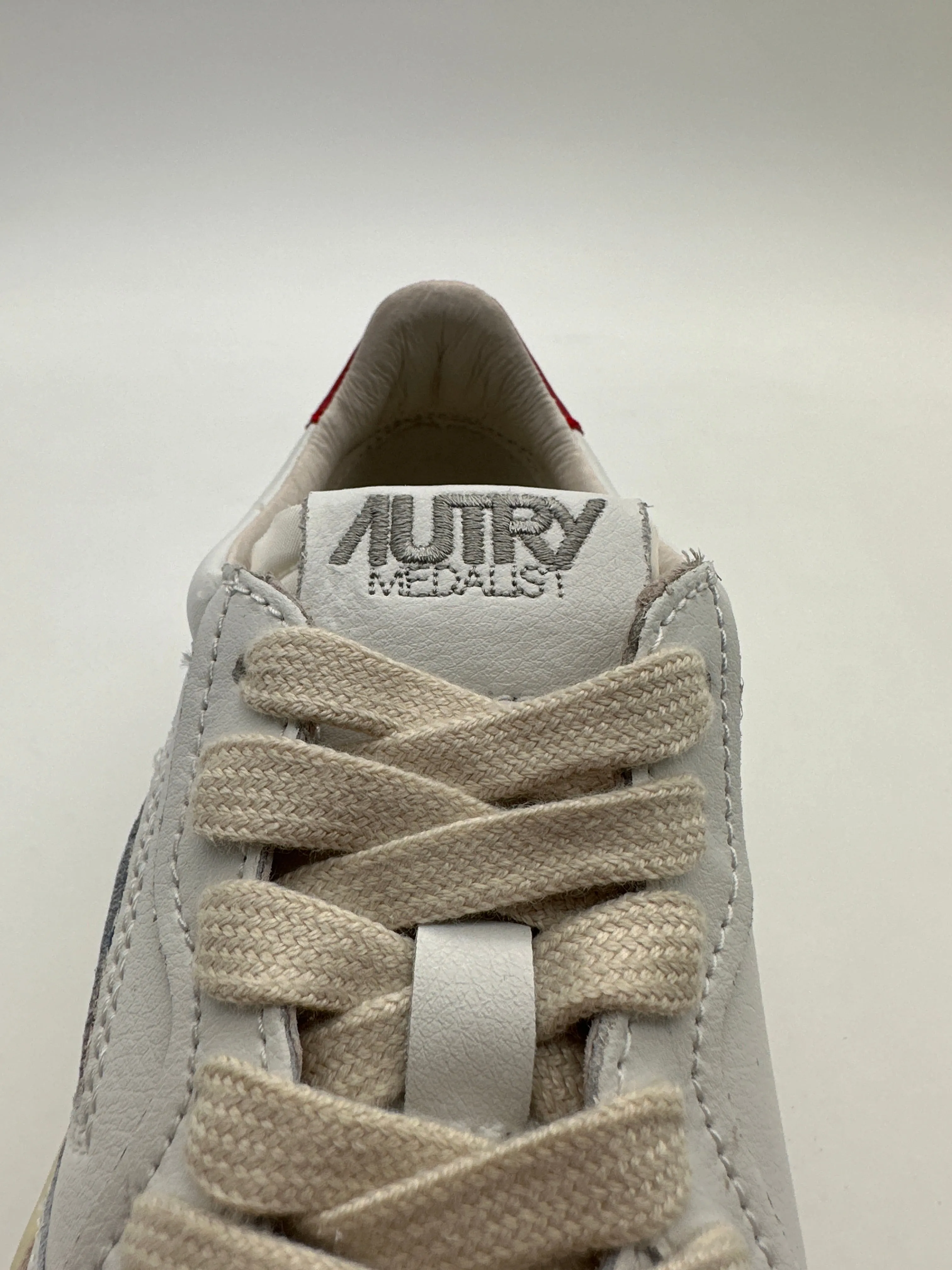 Autry 01 Low Sneakers