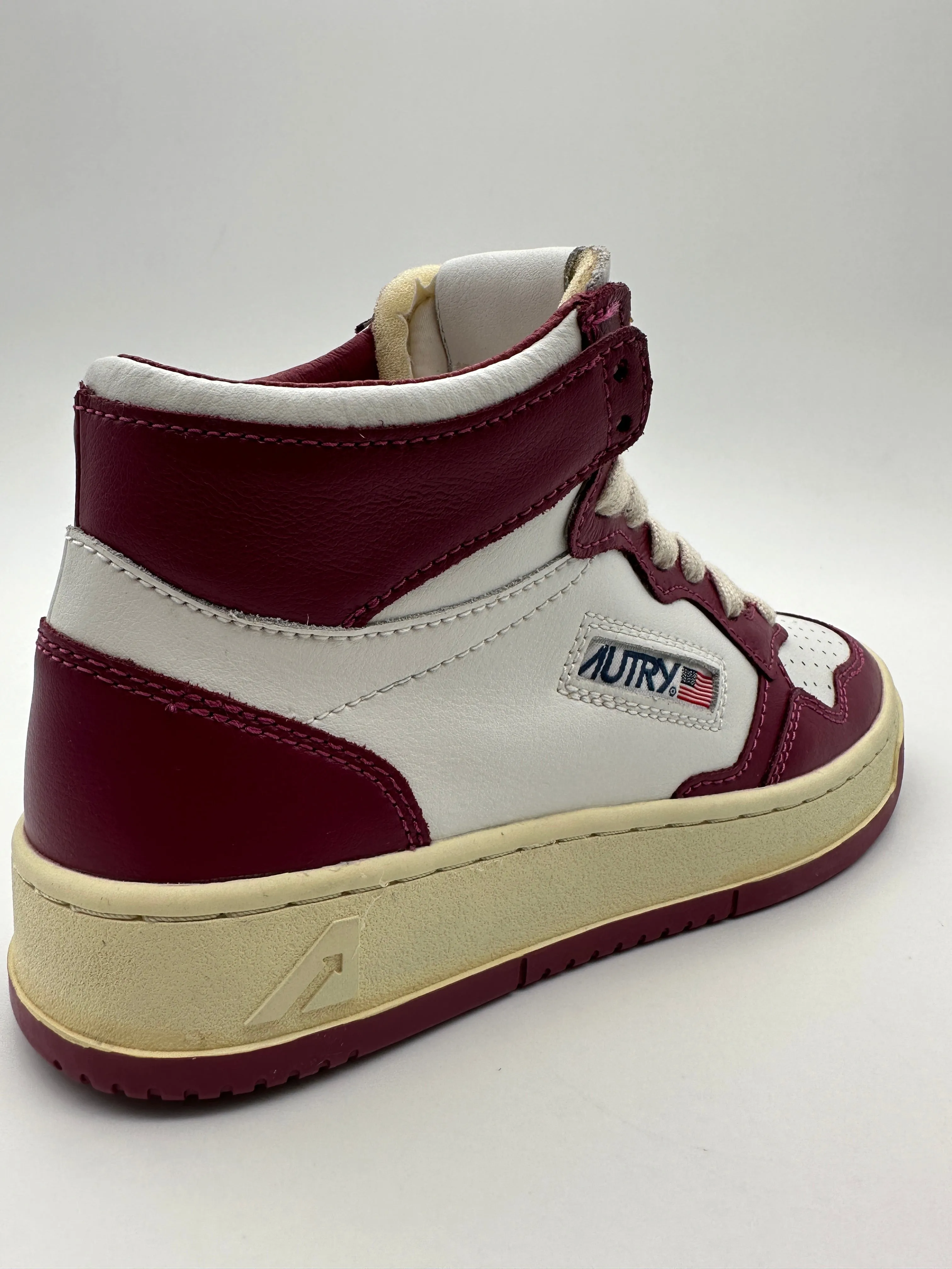 Autry Mid Sneakers