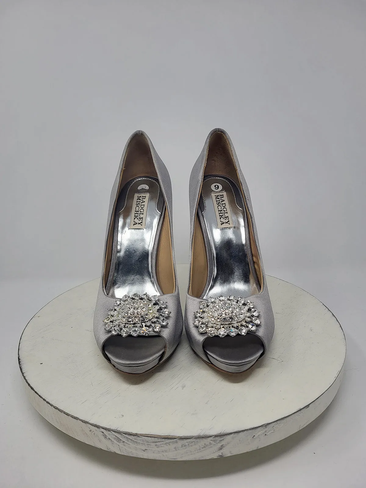 Badgley Mischka Size 9 Silver Satin Rhinestone Platform Heels