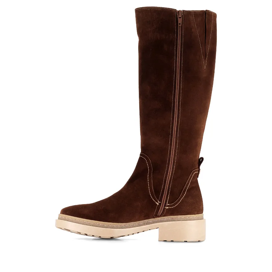 BECKIE B-9202 - CAPPUCCINO SUEDE