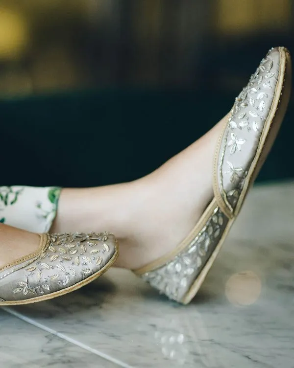 Champagne Supernova: Embellished Juttis