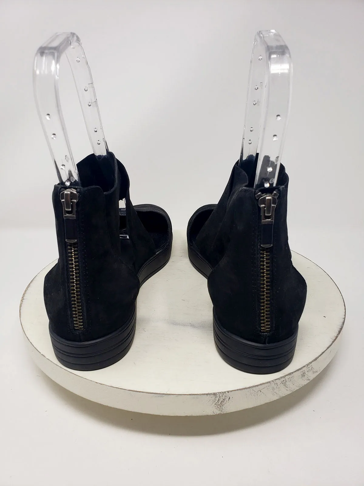 Eileen Fisher Size 11 Black Criss-Cross Sandals