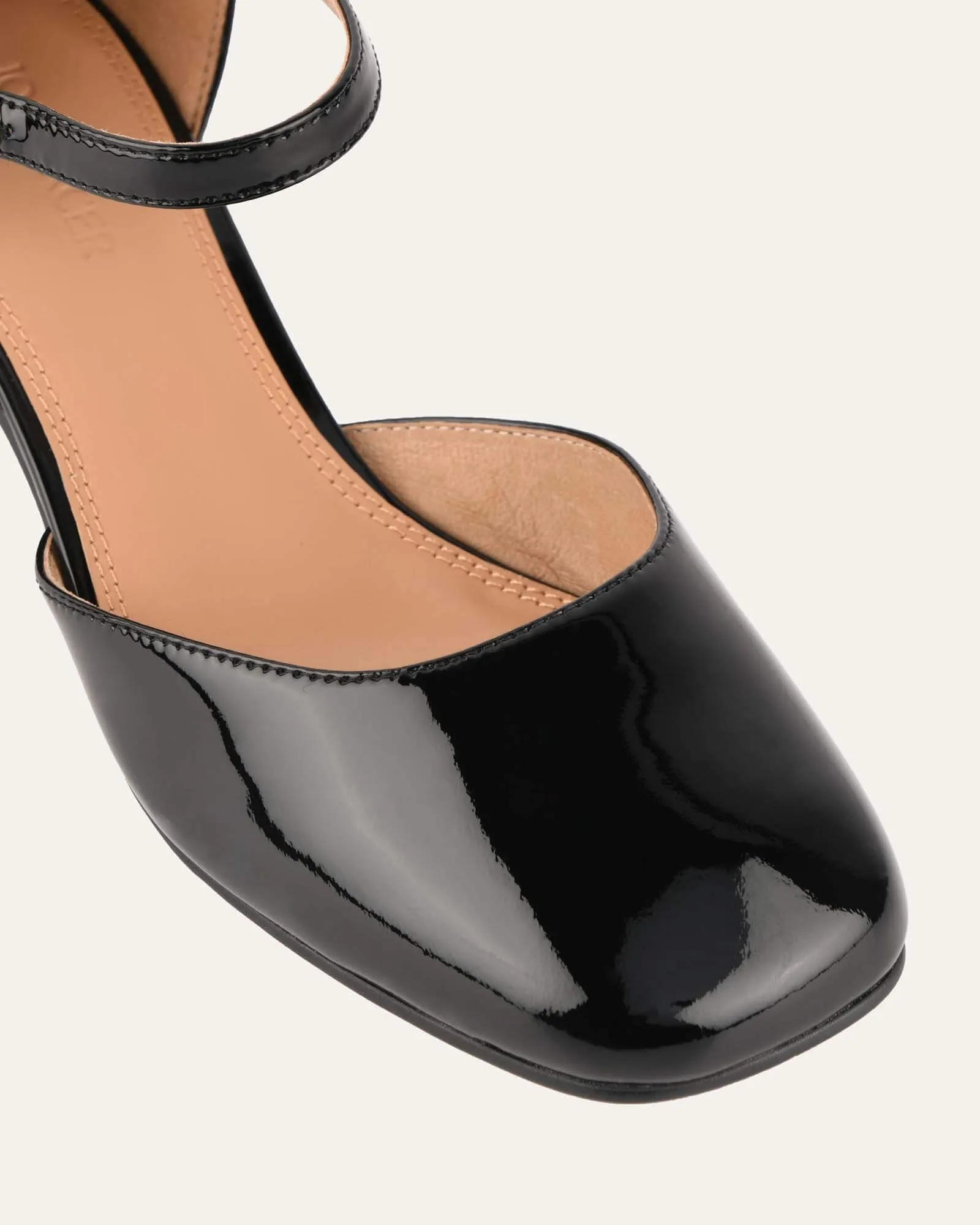 JANET LOW HEELS BLACK PATENT